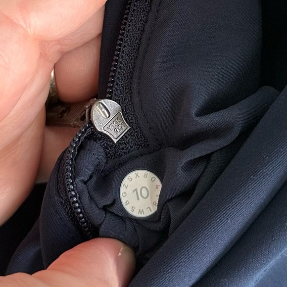 Lululemon On The Move Pant *28” (10) - Picture 14 of 14